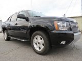2012 Chevrolet Avalanche Z71 Front 3/4 View