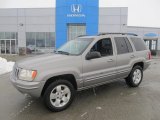 2001 Jeep Grand Cherokee Limited 4x4 Front 3/4 View