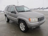 2001 Jeep Grand Cherokee Limited 4x4 Front 3/4 View