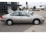 1999 Nissan Altima GXE Data, Info and Specs