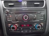 2010 Audi A5 2.0T quattro Coupe Controls