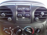 2005 Chrysler PT Cruiser Touring Controls