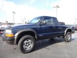 2000 Chevrolet S10 LS Extended Cab 4x4 Front 3/4 View