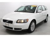 Volvo V50 2005 Data, Info and Specs