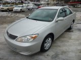 2002 Toyota Camry LE Front 3/4 View