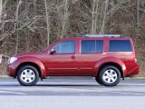 2005 Nissan Pathfinder LE Exterior