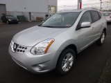 2013 Nissan Rogue SV AWD Front 3/4 View