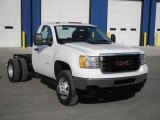 2013 GMC Sierra 3500HD Regular Cab 4x4 Chassis Front 3/4 View