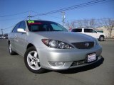 2005 Toyota Camry SE Front 3/4 View