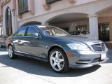 2010 Mercedes-Benz S 550 Sedan Front 3/4 View