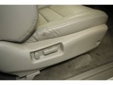 2000 Infiniti QX4  Front Seat
