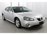 2005 Pontiac Grand Prix Sedan Front 3/4 View