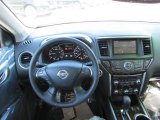 2013 Nissan Pathfinder SL Dashboard