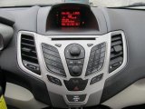 2011 Ford Fiesta SE Hatchback Controls