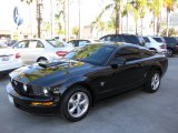 2009 Ford Mustang GT Premium Coupe Front 3/4 View