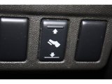 2004 Nissan Titan SE King Cab Controls