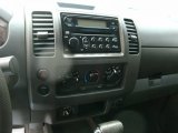2006 Nissan Frontier SE King Cab 4x4 Controls