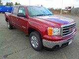 2013 GMC Sierra 1500 SLE Crew Cab Front 3/4 View