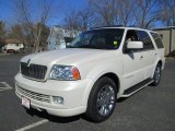 2005 Lincoln Navigator Luxury 4x4 Front 3/4 View
