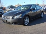 2009 Nissan Maxima 3.5 S Front 3/4 View