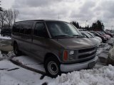 2002 Medium Bronzemist Metallic Chevrolet Express 3500 Passenger Van #78076789