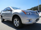 2013 Nissan Rogue S Front 3/4 View