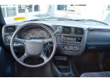 2001 Chevrolet S10 LS Crew Cab 4x4 Dashboard