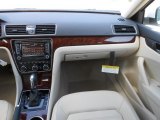 2013 Volkswagen Passat 2.5L SEL Dashboard