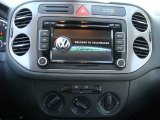 2010 Volkswagen Tiguan SE 4Motion Controls