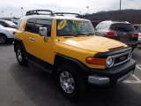 2008 Toyota FJ Cruiser 4WD Front 3/4 View