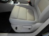 2009 Volkswagen Tiguan SE Front Seat