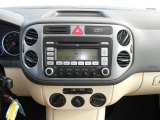 2009 Volkswagen Tiguan SE Controls