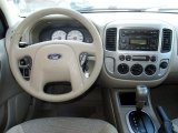 2005 Ford Escape XLT V6 4WD Dashboard