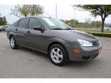 2005 Ford Focus ZX4 SE Sedan Front 3/4 View