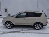 Desert Sand Metallic Mitsubishi Outlander in 2007