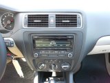 2013 Volkswagen Jetta TDI Sedan Controls