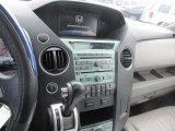 2009 Honda Pilot Touring 4WD Controls