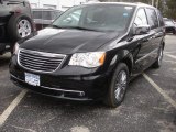 2013 Brilliant Black Crystal Pearl Chrysler Town & Country Touring - L #79058297