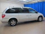 2003 Dodge Grand Caravan ES Exterior