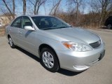 2002 Toyota Camry XLE Front 3/4 View