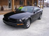 2005 Ford Mustang V6 Deluxe Coupe Front 3/4 View