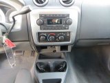2007 Mitsubishi Raider LS Double Cab Controls