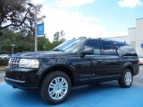 2013 Lincoln Navigator L 4x2 Front 3/4 View