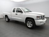 2011 Dodge Dakota Lone Star Extended Cab 4x4 Front 3/4 View