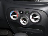 2009 Hyundai Accent GS 3 Door Controls