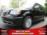 2013 Brilliant Black Crystal Pearl Chrysler Town & Country Touring - L #80075975