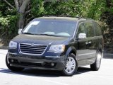 2008 Brilliant Black Crystal Pearlcoat Chrysler Town & Country Limited #80117379