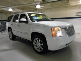 2009 GMC Yukon Denali AWD Front 3/4 View