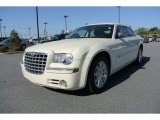 2009 Cool Vanilla White Chrysler 300 C HEMI #80225629