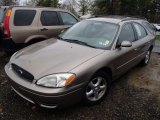 2004 Ford Taurus SE Wagon Front 3/4 View